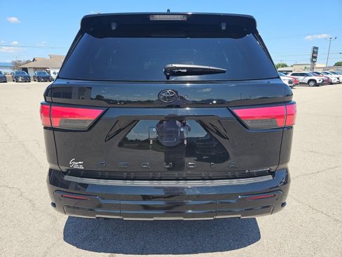 Used 2025 Toyota Sequoia Limited AWD/4WD image 4