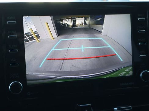 Used 2021 Toyota Corolla SE image 17