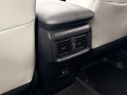 Certified 2022 Toyota RAV4 Limited image 34