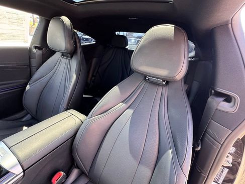 Used 2025 Mercedes-Benz CLE 300 4MATIC Coupe image 19