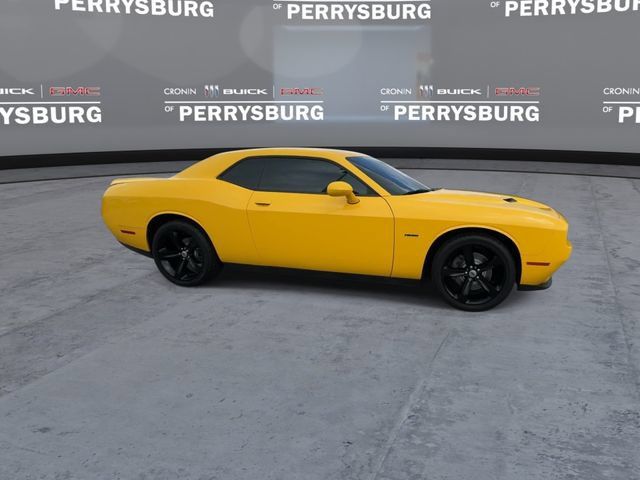 Used 2018 Dodge Challenger R/T w/ Driver Convenience Group RWD image 9