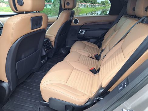 Used 2023 Land Rover Discovery HSE R-Dynamic image 22