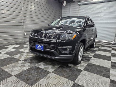 Used 2019 Jeep Compass Latitude w/ Cold Weather Group AWD/4WD image 42