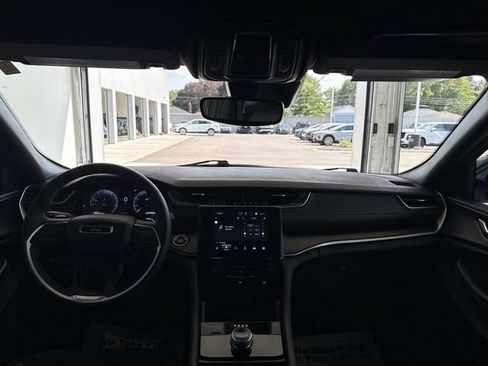 Used 2023 Jeep Grand Cherokee L Altitude AWD/4WD image 37