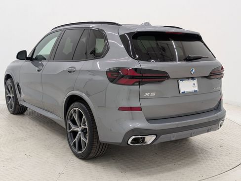New 2026 BMW X5 xDrive40i w/ M Sport Package image 3