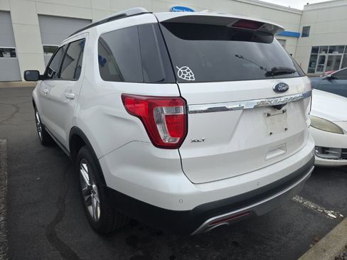 Used 2016 Ford Explorer XLT w/ Equipment Group 202A image 4