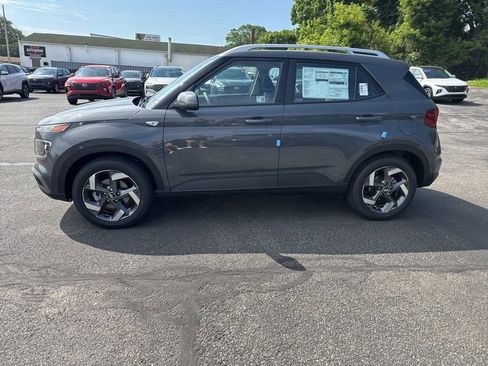 New 2025 Hyundai Venue SEL image 4