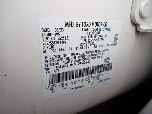 Used 2023 Ford Explorer XLT w/ Equipment Group 202A AWD/4WD image 24
