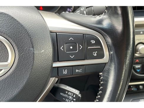 Used 2017 Lexus ES 300h image 38