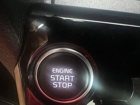 Used 2025 Kia Sportage SX FWD image 18