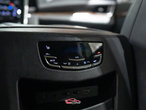 Used 2020 Cadillac Escalade ESV Premium Luxury w/ Escalade Sport Edition image 23