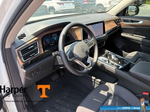 Used 2024 Volkswagen Atlas SE AWD/4WD image 14