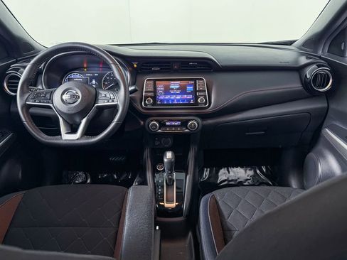 Used 2018 Nissan Kicks SR image 11