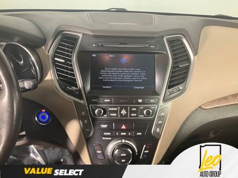 Used 2017 Hyundai Santa Fe FWD image 14