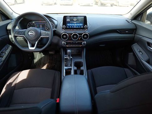 Used 2022 Nissan Sentra SV w/ Trunk Package image 27