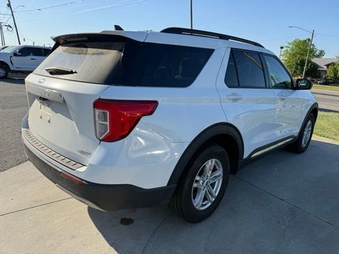 Used 2023 Ford Explorer XLT w/ Equipment Group 202A AWD/4WD image 12