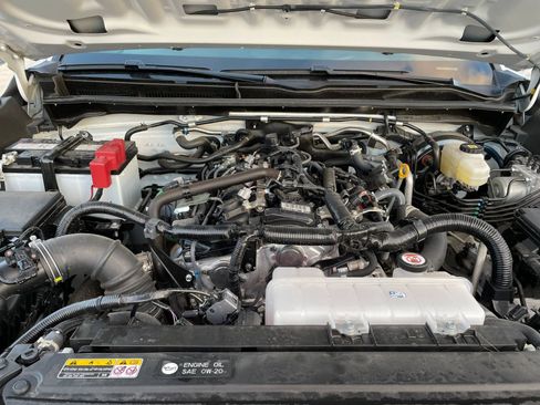 Used 2025 Toyota 4Runner TRD Off-Road image 32