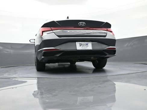 Certified 2023 Hyundai Elantra SEL FWD image 30