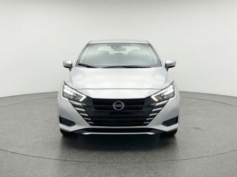 Used 2025 Nissan Versa SV image 2