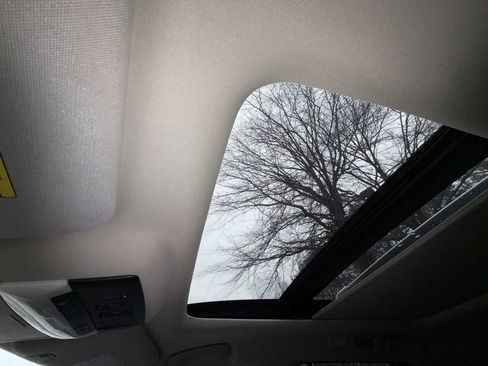 Certified 2025 Nissan Pathfinder SL w/ SL Premium Package image 10