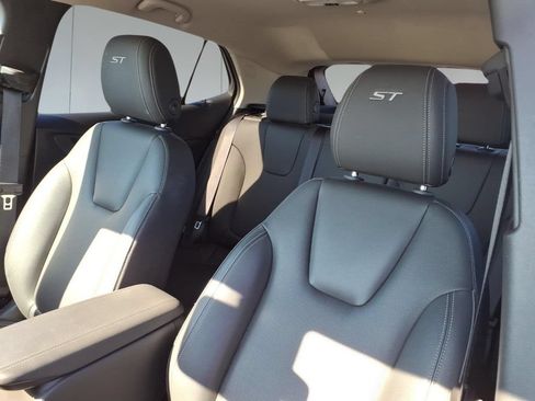 Used 2024 Buick Encore GX Sport Touring w/ Advanced Technology Package FWD image 16
