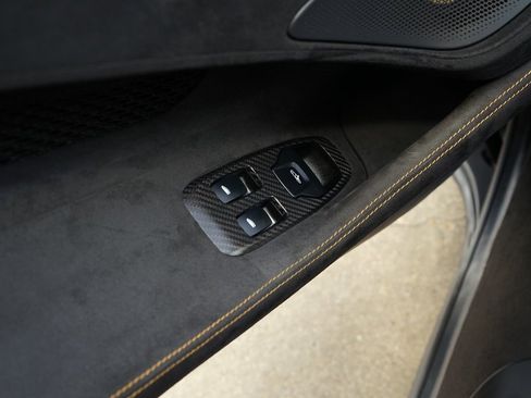 Used 2019 McLaren 600LT image 31