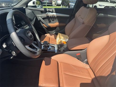 Certified 2025 Audi Q5 2.0T Premium w/ Convenience Plus Package image 26