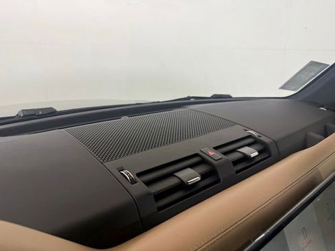 New 2026 Land Rover Defender 130 X-Dynamic SE AWD/4WD image 30