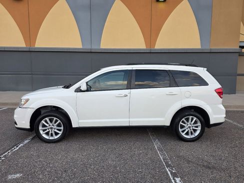 Used 2018 Dodge Journey SXT w/ Premium Group image 2