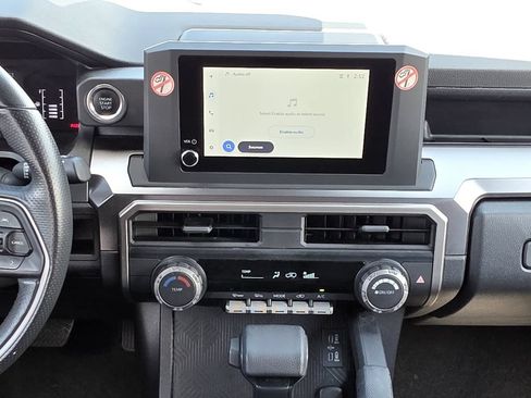 Used 2025 Toyota 4Runner SR5 AWD/4WD image 22