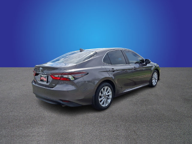 Used 2023 Toyota Camry LE FWD image 4