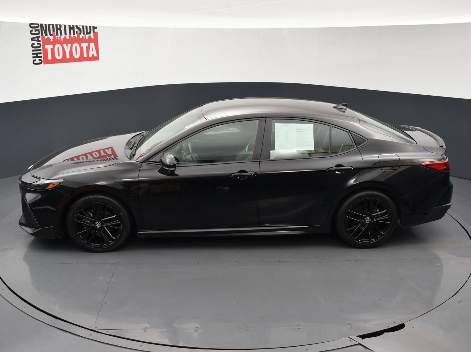 Used 2025 Toyota Camry SE FWD image 18