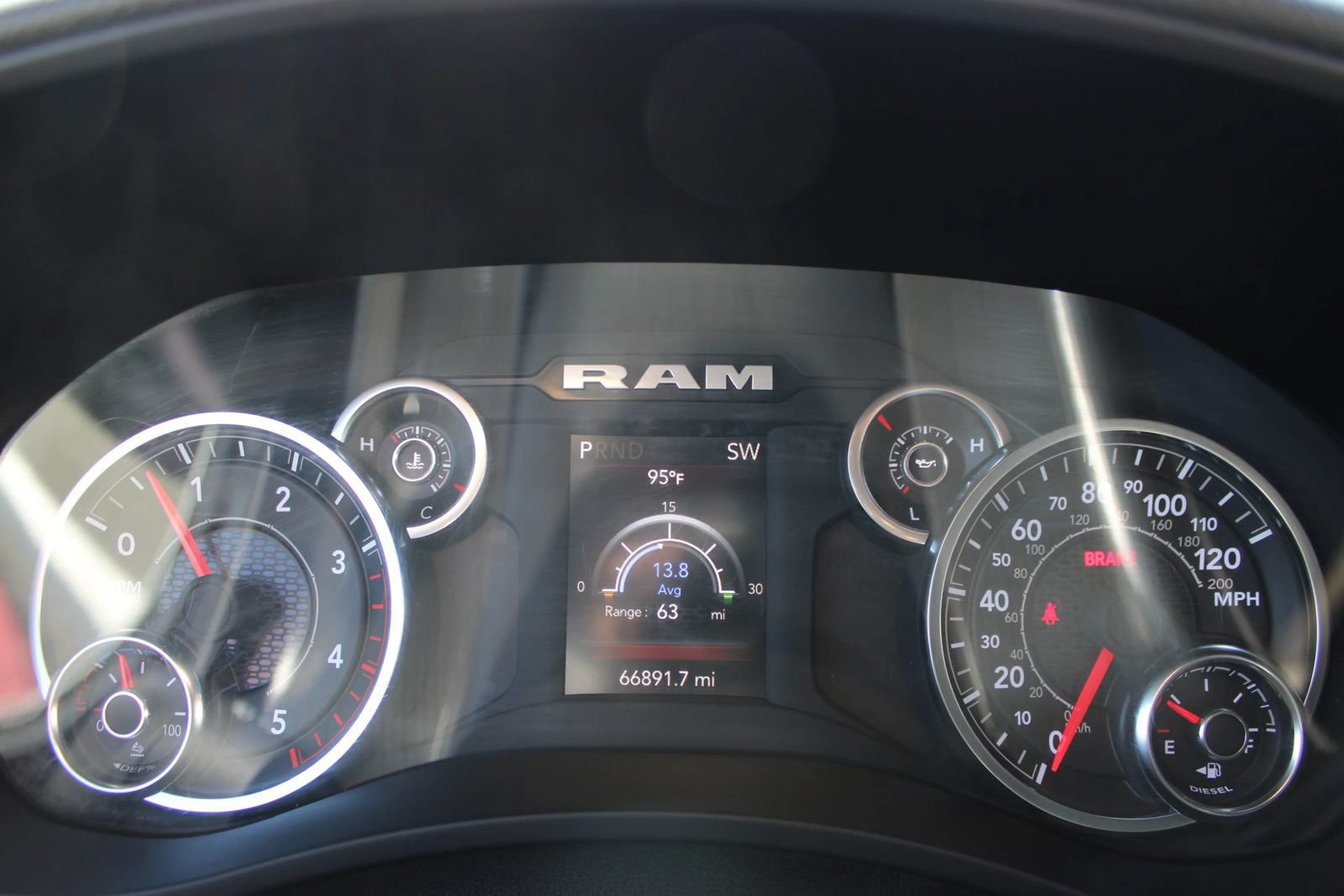 Used 2024 RAM 2500 Tradesman w/ Chrome Appearance Group AWD/4WD image 17