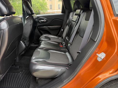 Used 2016 Jeep Cherokee Trailhawk w/ Trailer Tow Group image 18