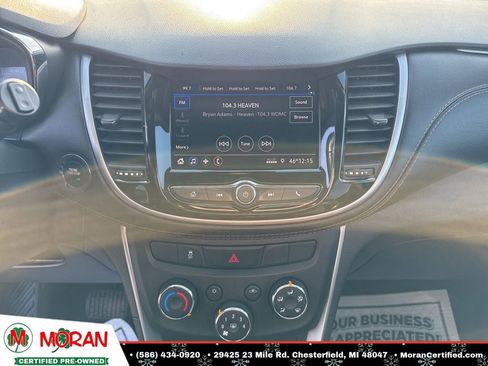 Used 2020 Chevrolet Trax LT w/ LT Convenience Package image 18