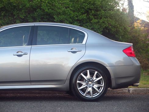 Used 2009 INFINITI G37 x Sedan w/ Premium Pkg AWD/4WD image 29