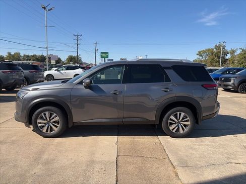 New 2025 Nissan Pathfinder SL w/ Cargo Package image 3