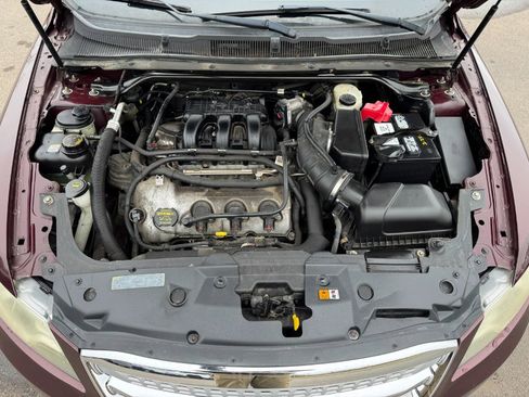 Used 2011 Ford Taurus SEL image 22