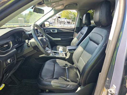 Used 2021 Ford Explorer XLT w/ Equipment Group 202A AWD/4WD image 3