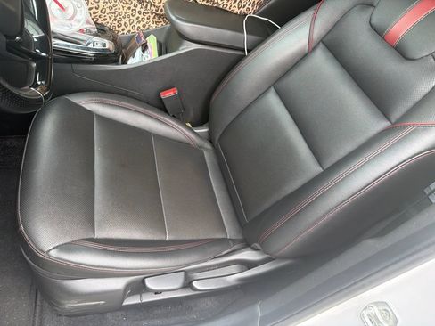Used 2024 Chevrolet Trax RS w/ Sunroof Package FWD image 7