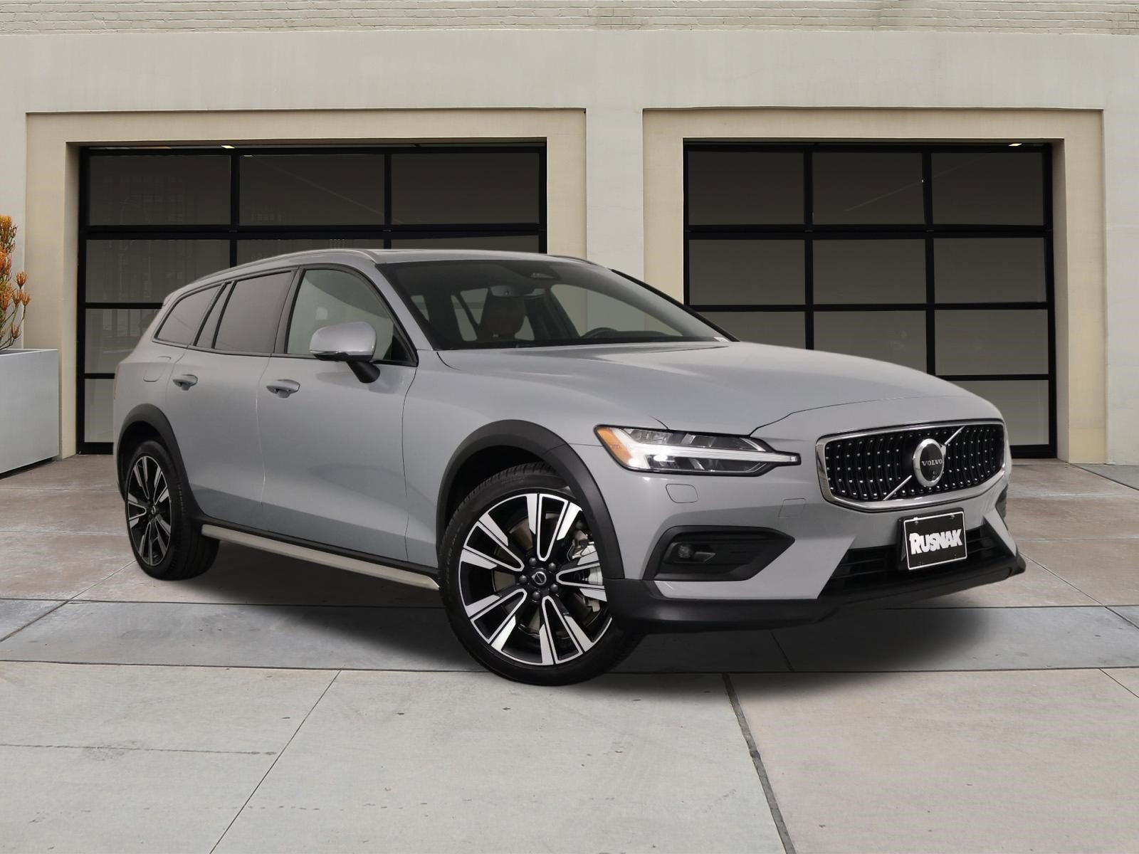 Used 2025 Volvo V60 B5 Cross Country Ultra AWD/4WD image 34