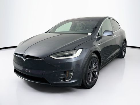 Used 2018 Tesla Model X 100D AWD/4WD image 3