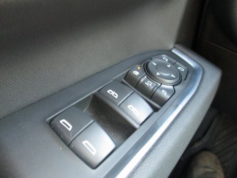 Used 2025 GMC Sierra 2500 SLT w/ SLT Premium Package image 28