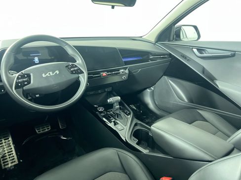 Certified 2025 Kia Niro EX Touring FWD image 30