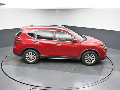 Used 2017 Nissan Rogue SV image 22