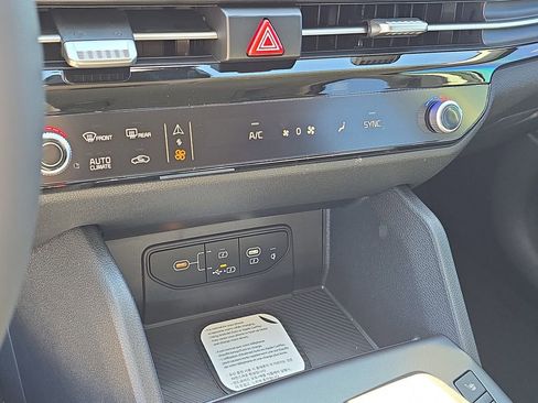 New 2026 Kia Sportage EX FWD image 25