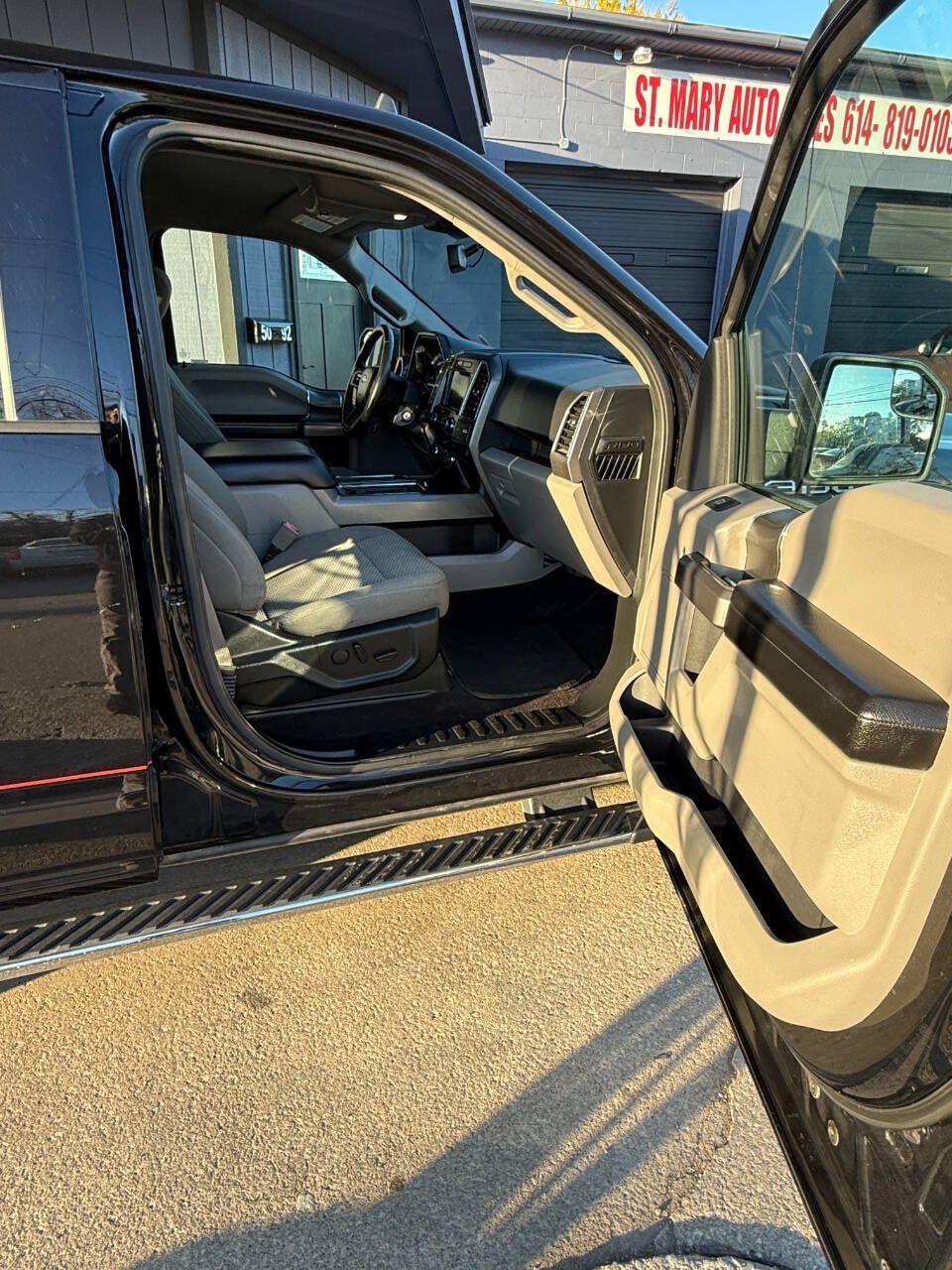 Used 2019 Ford F150 XLT w/ Equipment Group 302A Luxury AWD/4WD image 10
