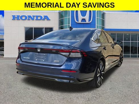 Used 2024 Honda Accord Touring image 2