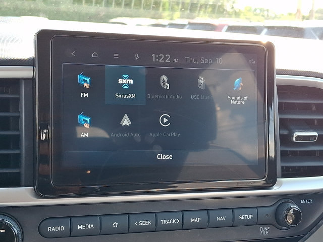 Used 2024 Hyundai Venue Limited FWD image 26