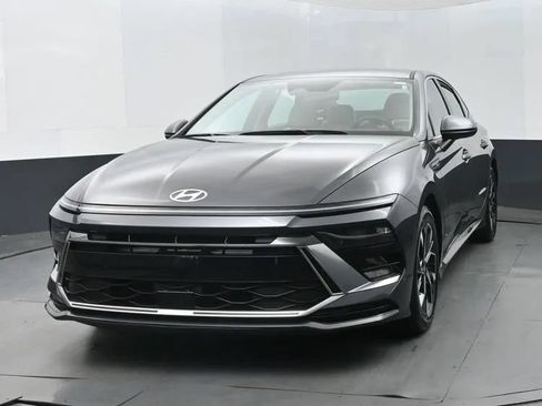 Used 2025 Hyundai Sonata SEL FWD image 1
